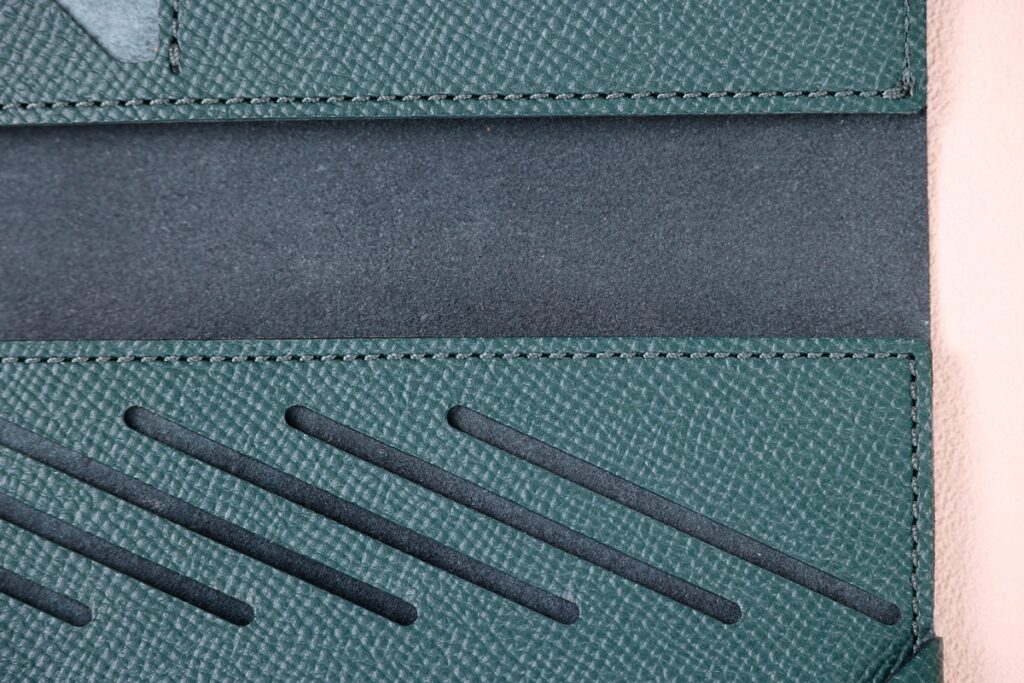 評価】モク(moku)の解説と小さく薄い長財布UNO徹底レビュー | 長